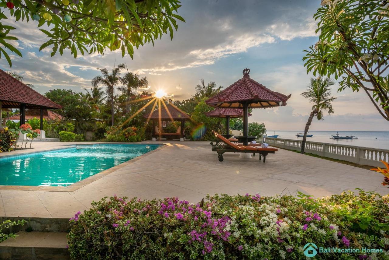 Villa Namaste - Beachfront At Lovina 10P, Pool, Bbq Banjar  Ngoại thất bức ảnh