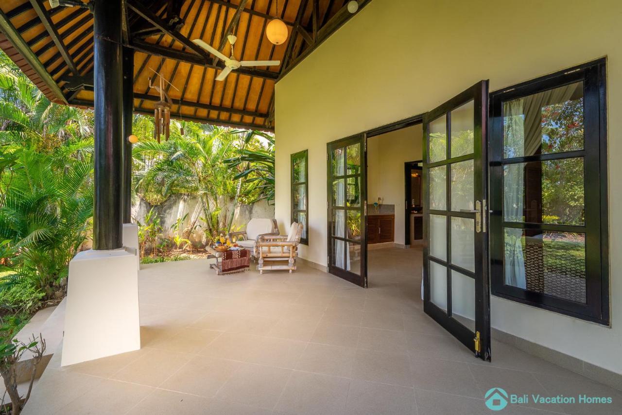 Villa Namaste - Beachfront At Lovina 10P, Pool, Bbq Banjar  Ngoại thất bức ảnh