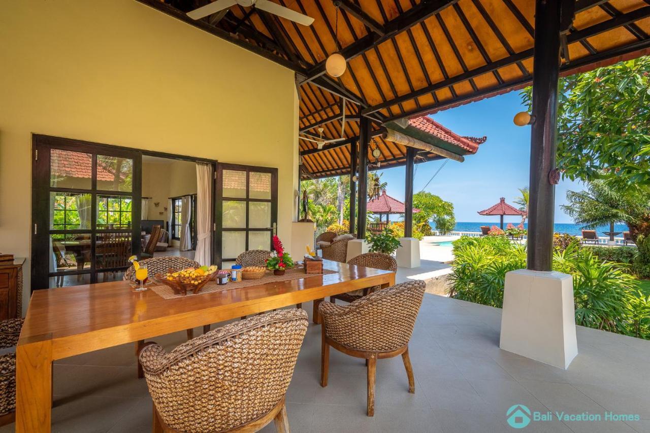 Villa Namaste - Beachfront At Lovina 10P, Pool, Bbq Banjar  Ngoại thất bức ảnh