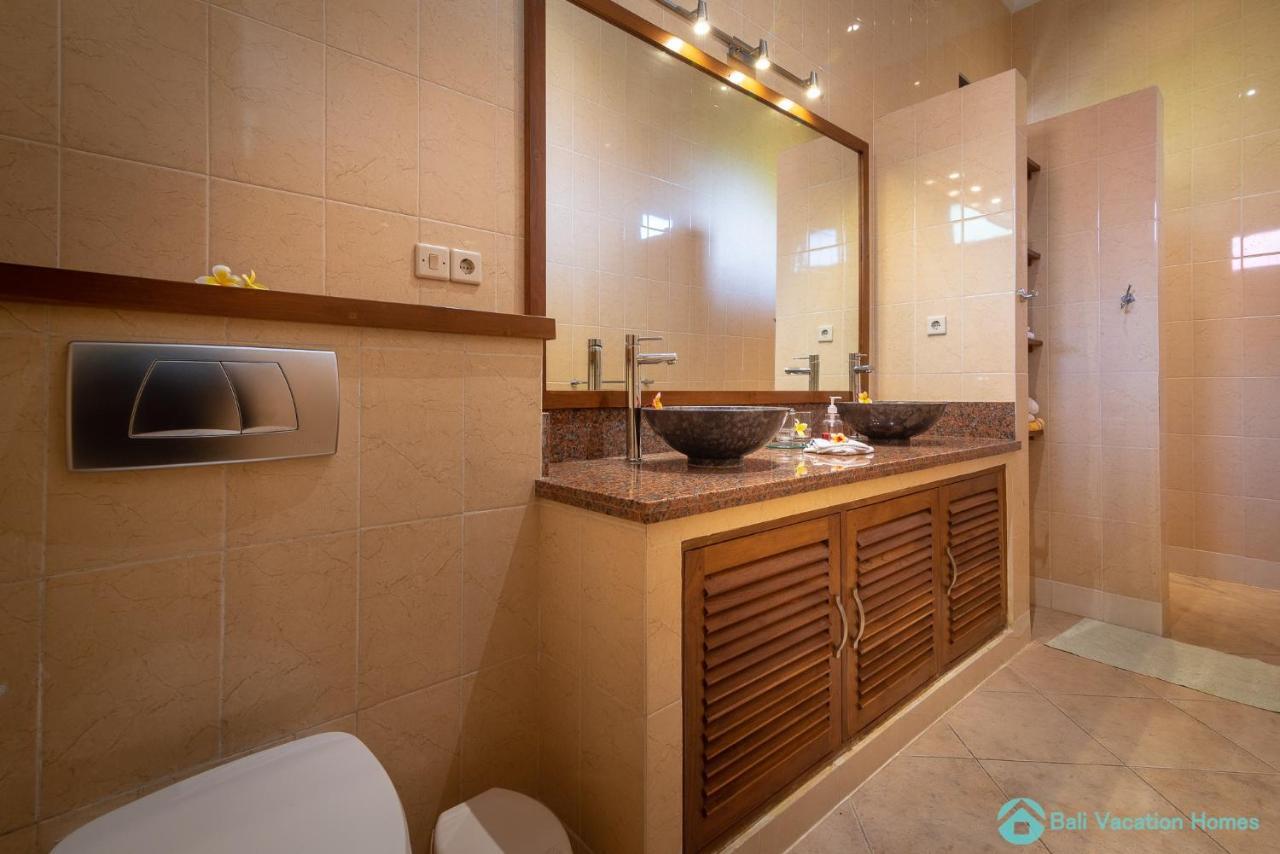 Villa Namaste - Beachfront At Lovina 10P, Pool, Bbq Banjar  Ngoại thất bức ảnh
