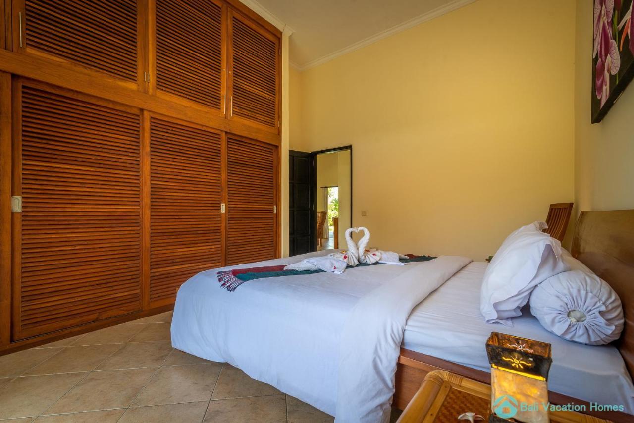 Villa Namaste - Beachfront At Lovina 10P, Pool, Bbq Banjar  Ngoại thất bức ảnh