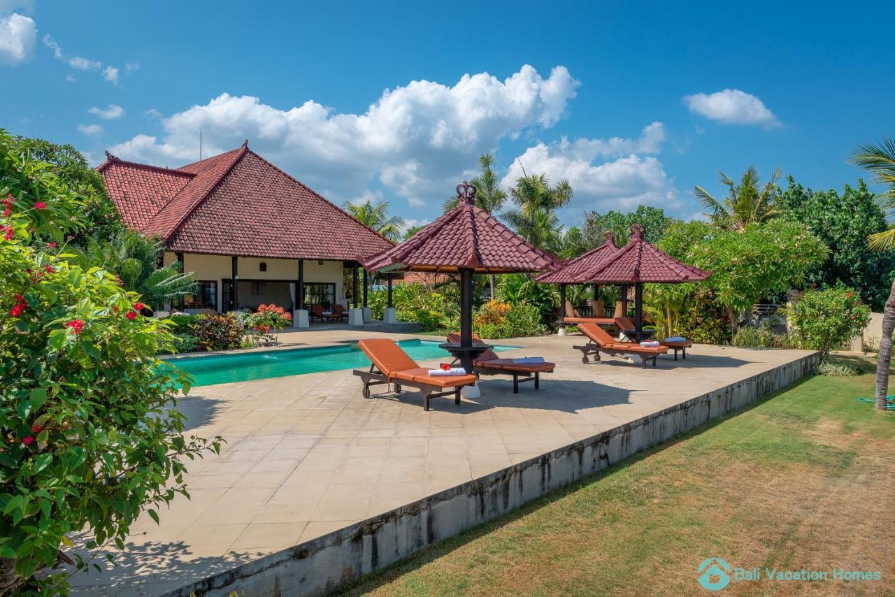 Villa Namaste - Beachfront At Lovina 10P, Pool, Bbq Banjar  Ngoại thất bức ảnh