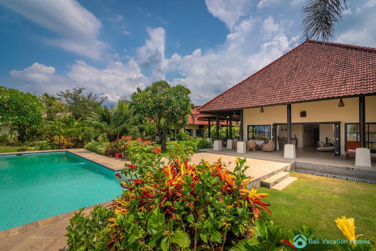 Villa Namaste - Beachfront At Lovina 10P, Pool, Bbq Banjar  Ngoại thất bức ảnh