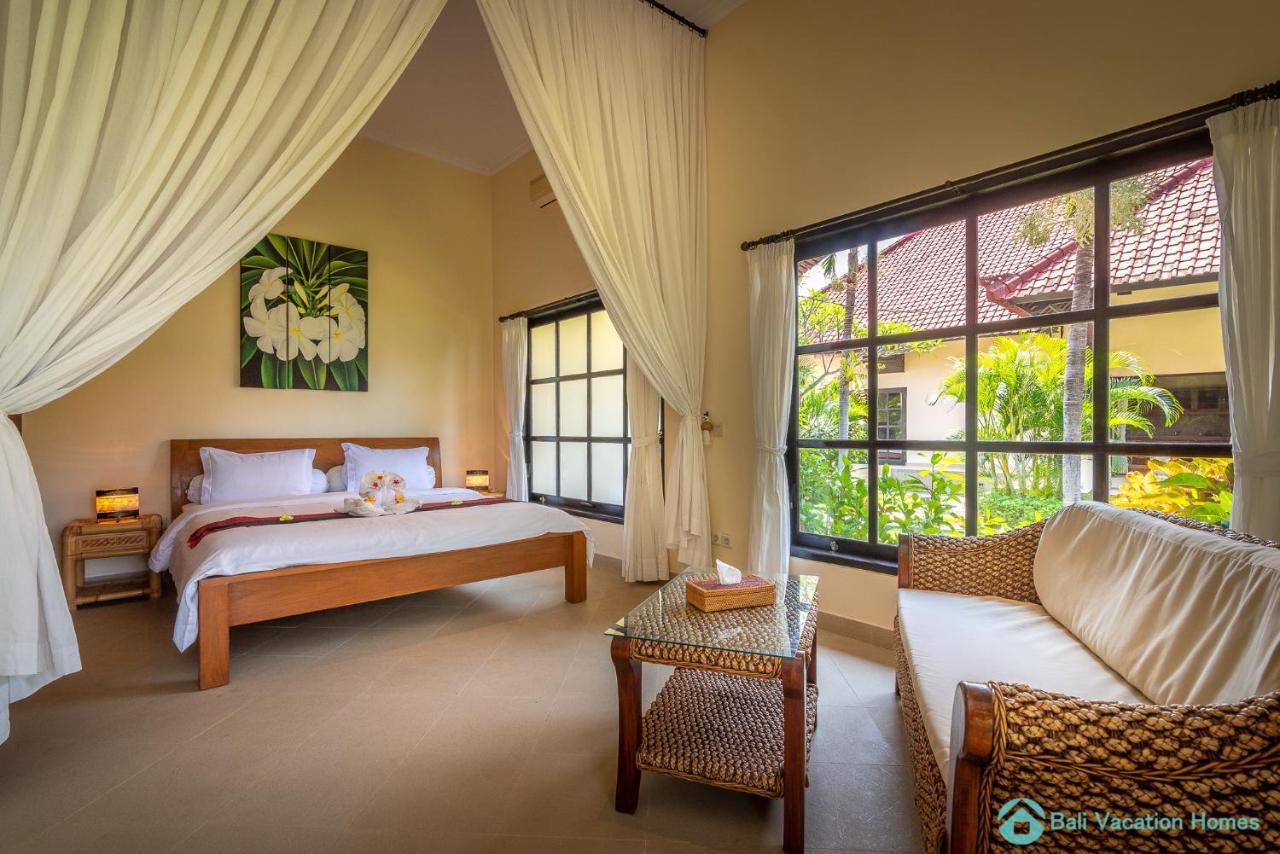 Villa Namaste - Beachfront At Lovina 10P, Pool, Bbq Banjar  Ngoại thất bức ảnh