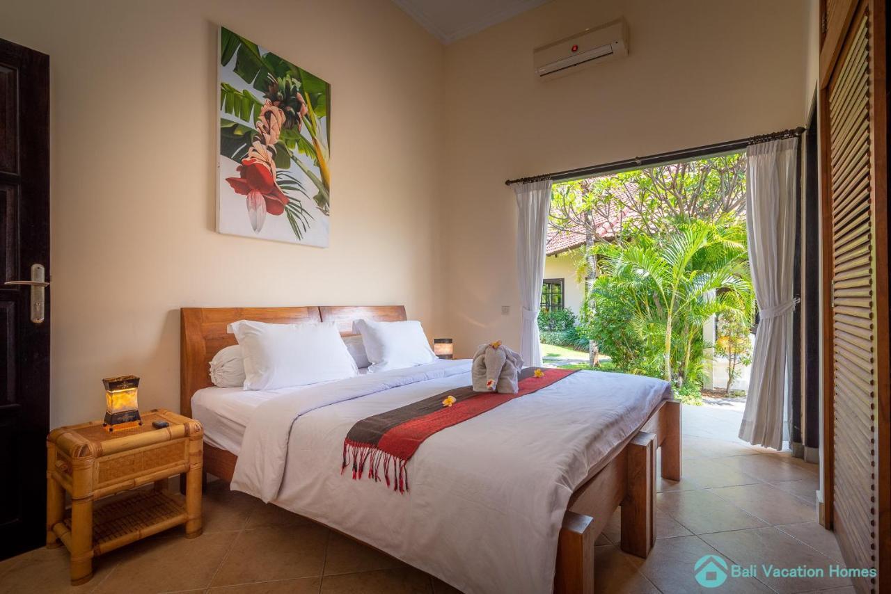 Villa Namaste - Beachfront At Lovina 10P, Pool, Bbq Banjar  Ngoại thất bức ảnh