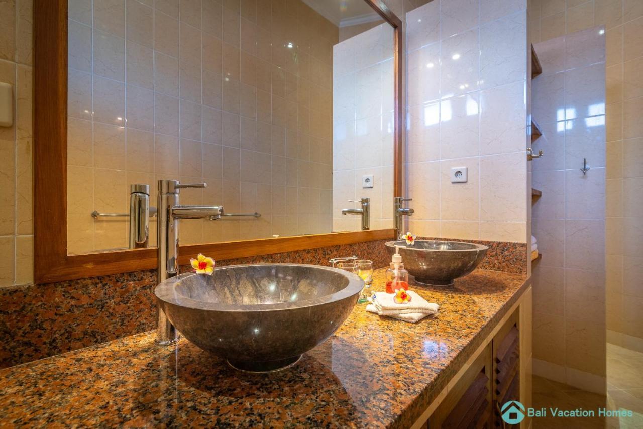 Villa Namaste - Beachfront At Lovina 10P, Pool, Bbq Banjar  Ngoại thất bức ảnh
