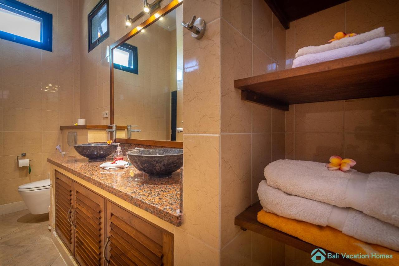 Villa Namaste - Beachfront At Lovina 10P, Pool, Bbq Banjar  Ngoại thất bức ảnh